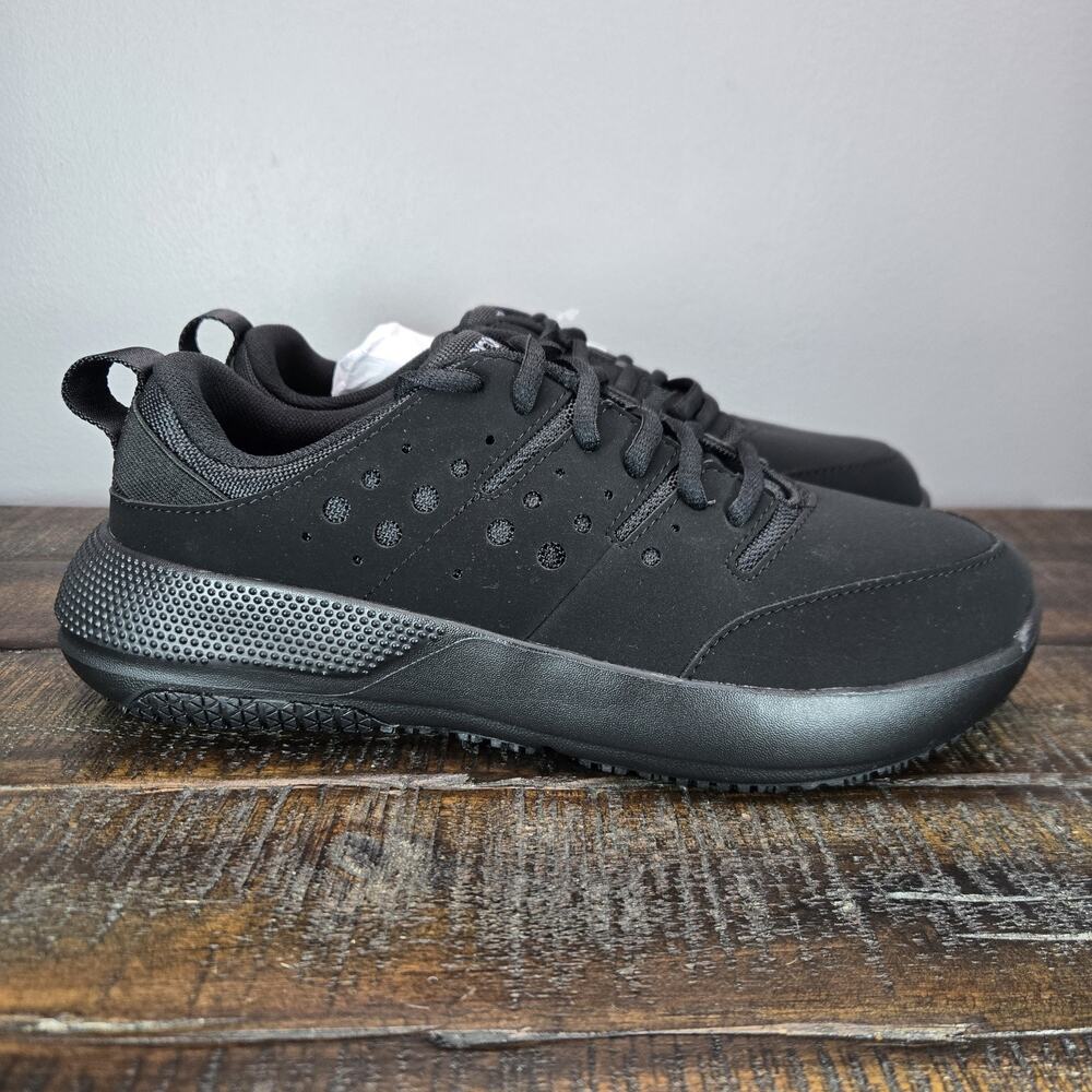 NEW Crocs On The Clock Work Sneaker Womens Size 8.5 Black Slip Resistant Kitchen